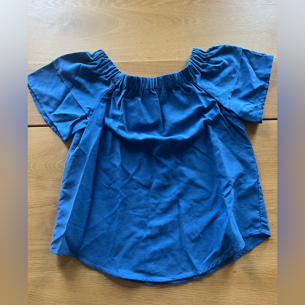 Cute Shoulder Free Top